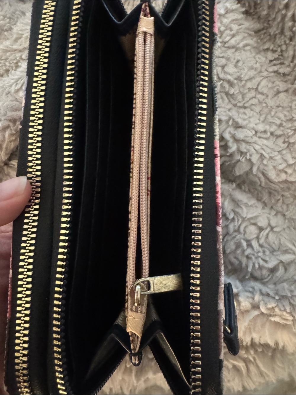 Stone Mountain Accessories Black Floral Zip Wallet with Pink & Brown Blooms - Picture 3 of 7